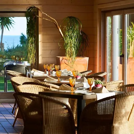 Portobay Falesia Отель