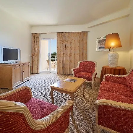 Отель Portobay Falesia