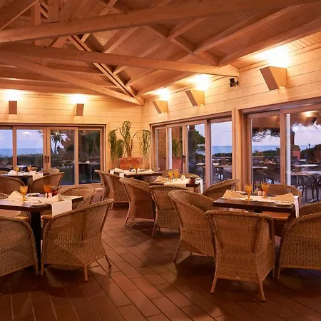 Отель Portobay Falesia Албуфейра