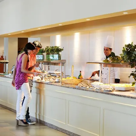 Hotel Portobay Falesia 4*