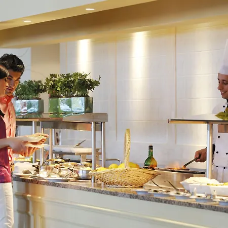 Hotel Portobay Falesia 4*